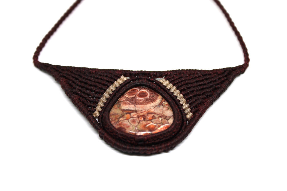 Handgemachte Halskette mit Vogelaugen-Jaspis Naturstein – Ein einzigartiges Schmuckstück, das die natürliche Schönheit des Ja