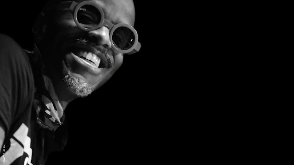 Jowee - Smiles - Banner.jpg