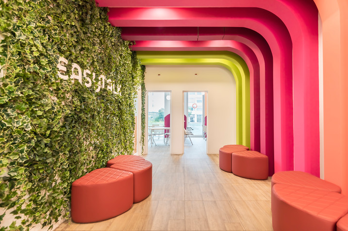 Decoração de interiores de escola de línguas em Lisboa - Easytalk