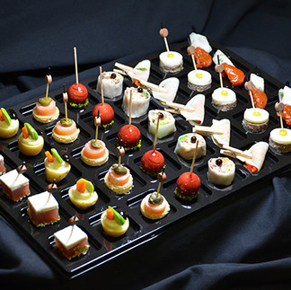 Pièces salées pour livraison sur stand à Cannes