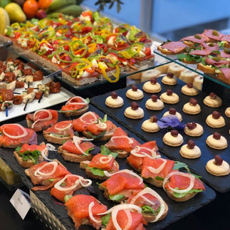 Buffet livraison sur stand lors d'un événement à Cannes