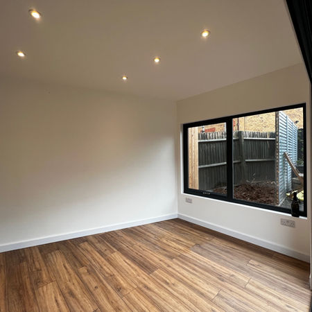 Thermapine clad and timber built piano studio / garden room in Gamston, Nottingham