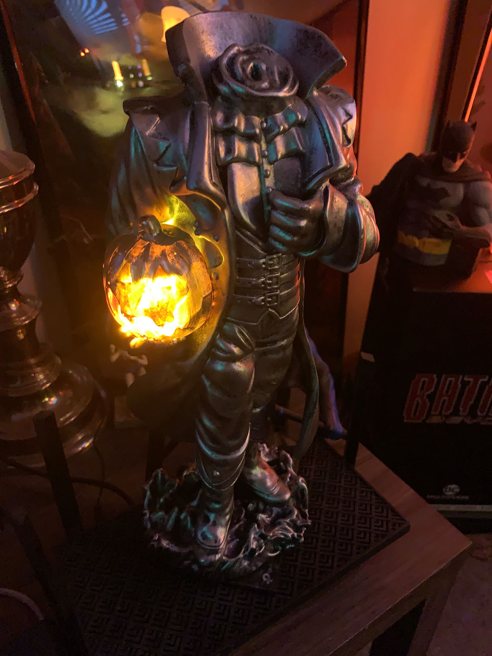 Headless horseman soldier decor