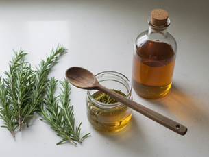 DIY Rosemary and ACV Hair Rinse for Healthier Shinier Hair