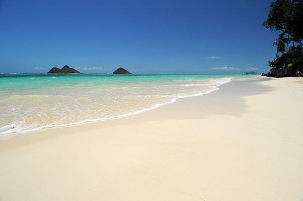 Lanikai-beachfront-cottage-beach.jpg