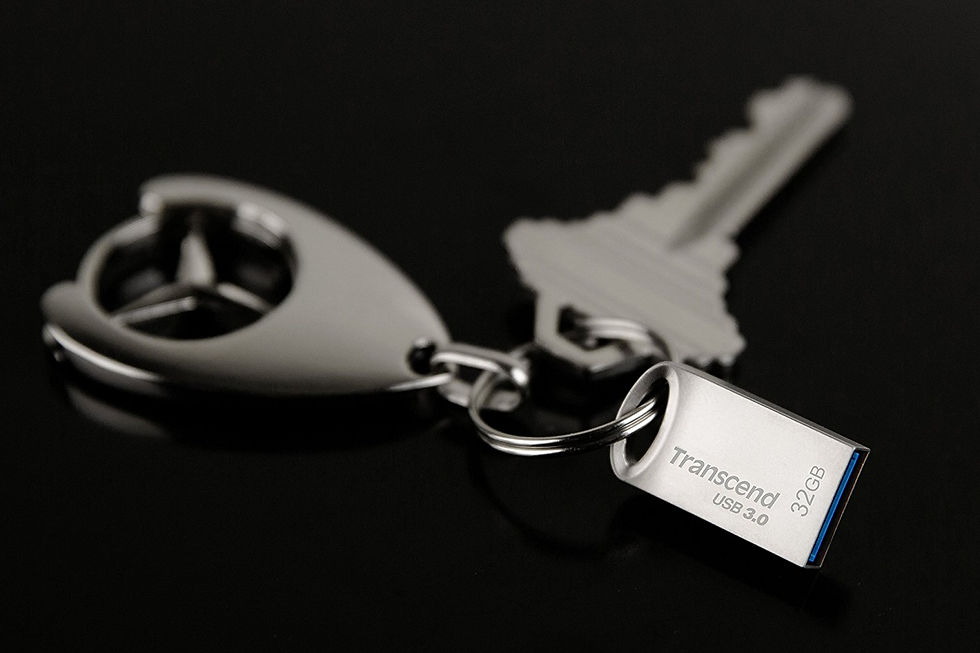 Thumbnail: Transcend 64GB JetFlash 710 USB 3.1/3.0 Flash Drive (TS64GJF710S) Silver