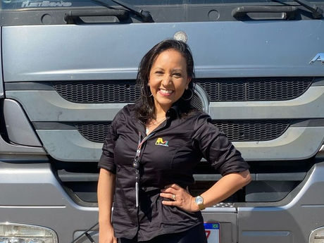 Priscilla Florentino: Reflexões sobre 25 anos de carreira de uma mulher apaixonada por logística e transportes
