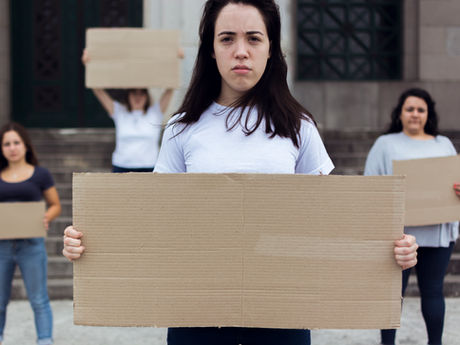 Sabe por que não há mais mulheres disputando cargos políticos?