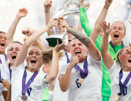 Quanto ganham as jogadoras campeãs da Eurocopa (e como os salários se comparam com o dos homens)