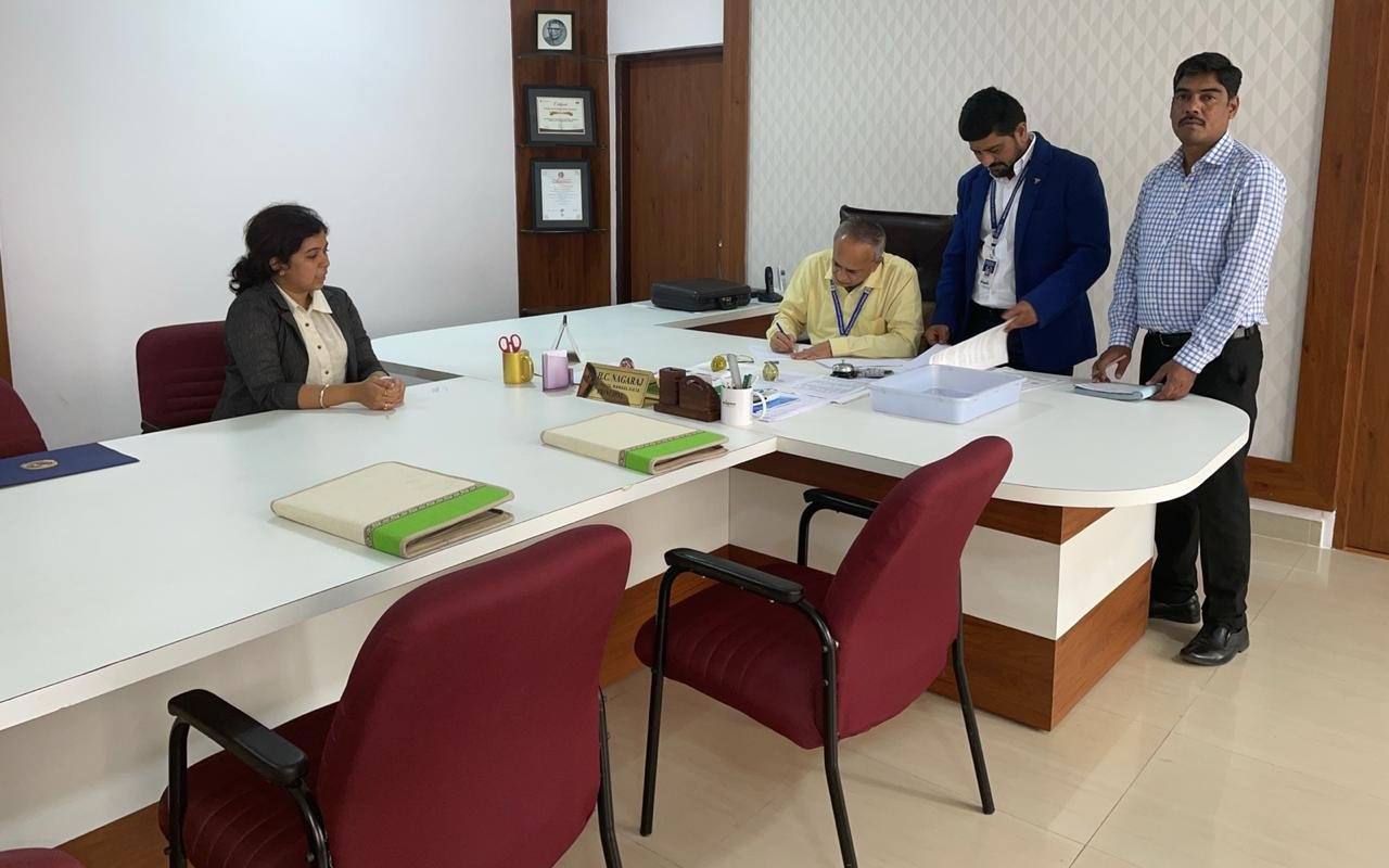 Firma del MoU con NITTE Meenakshi Institute of Technology