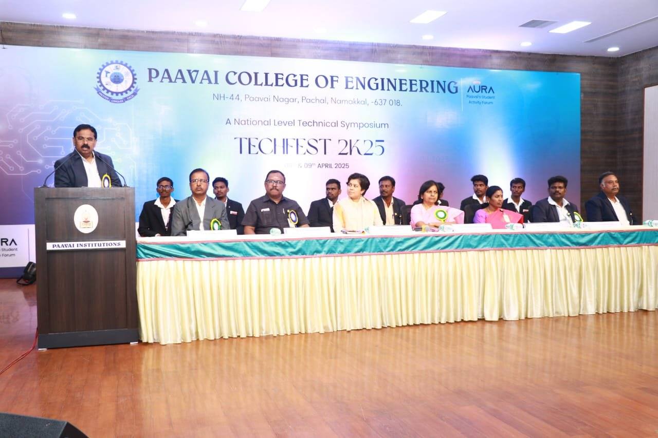 El estrado en TECHFEST 2K25, Paavai College of Engineering