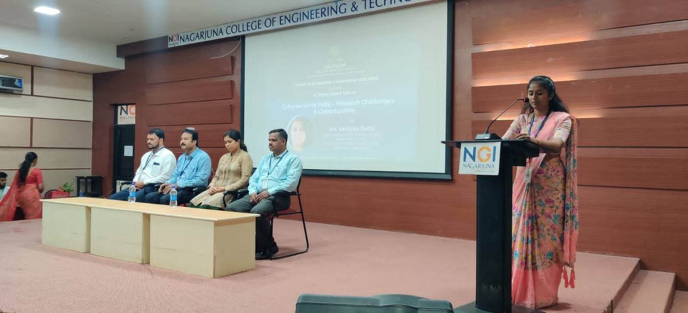 El estrado en Nagarjuna College of Engineering and Technology