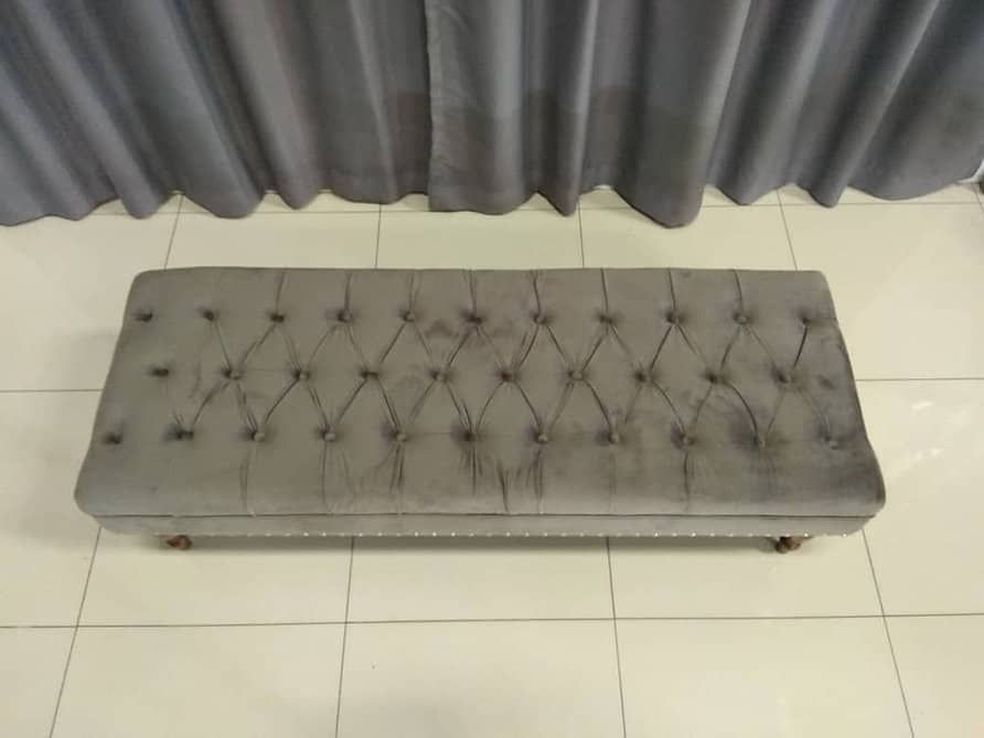 Thumbnail: Chesterfield Ottoman