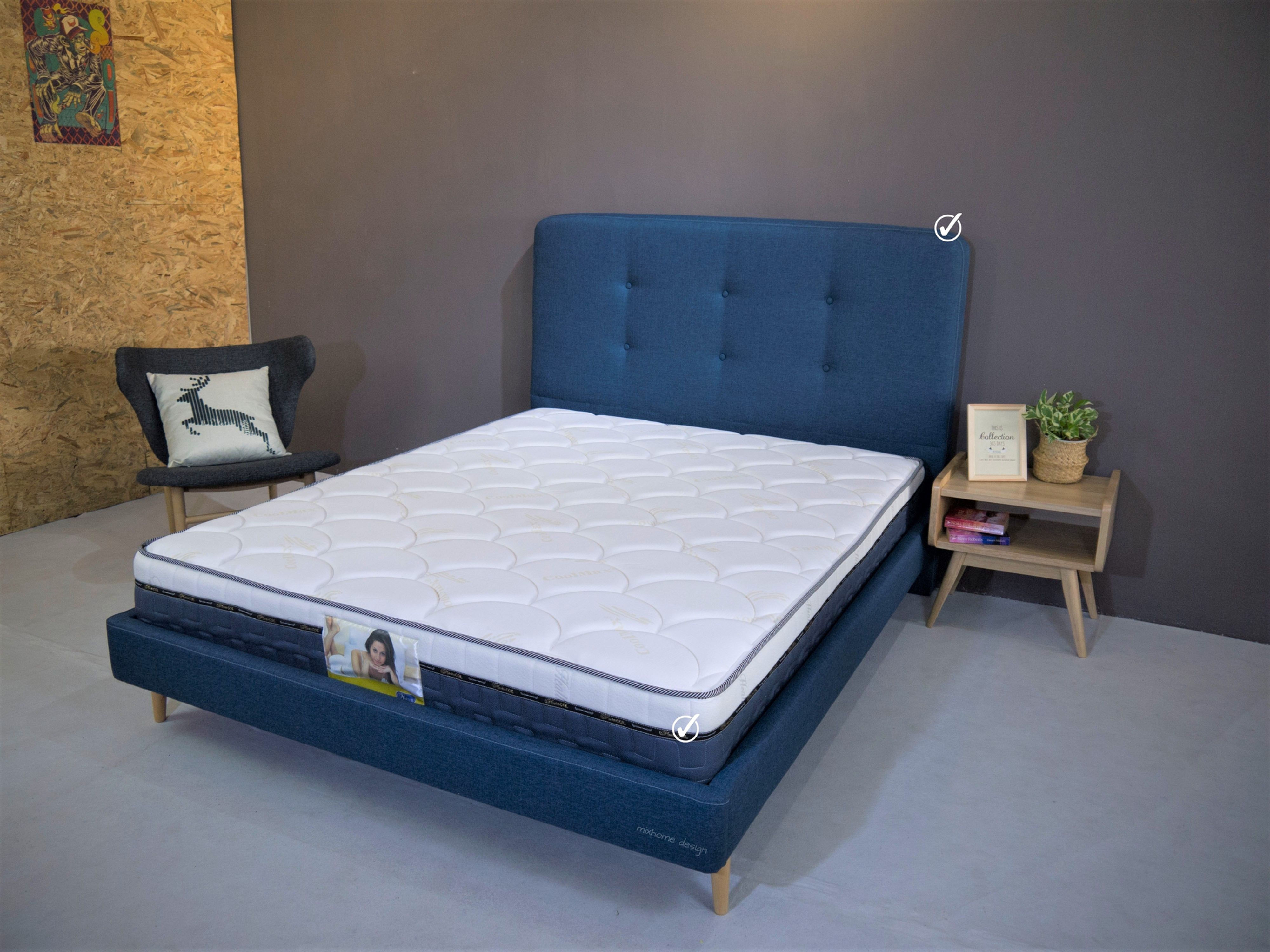 Sophia Queen/King Bed Set