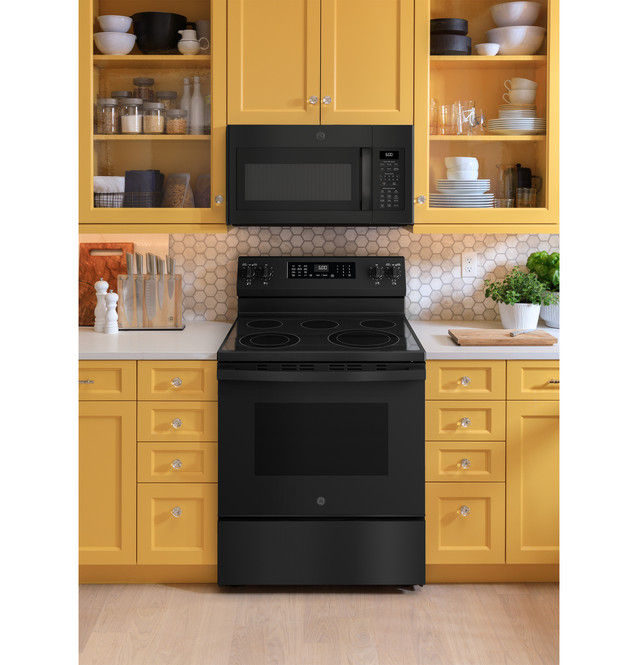 Thumbnail: GE® 30" FS Electric Conv. Range w/ No Preheat Air Fry & EasyWash™ Oven Tray