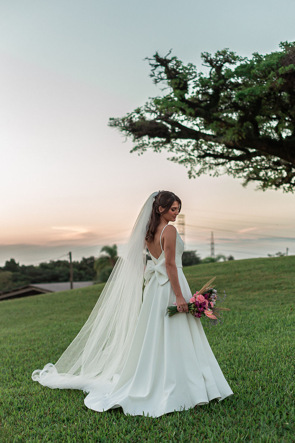 Miniatura: Vestido minimalista evase com renda e laco Carla Negri
