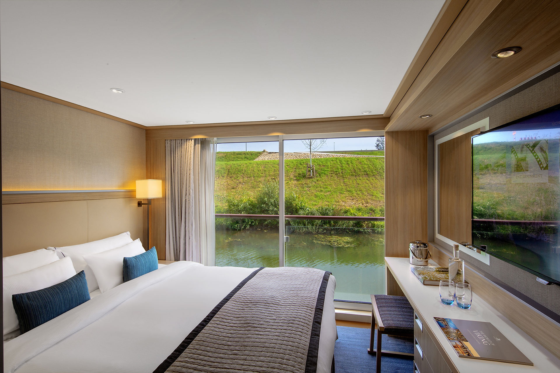 river cruise suite