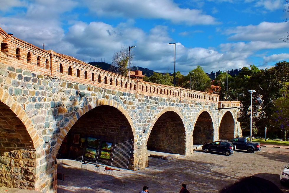 Miniatura: Full Day: City Bus Leyendas Cuenca - Dos Chorreras.
