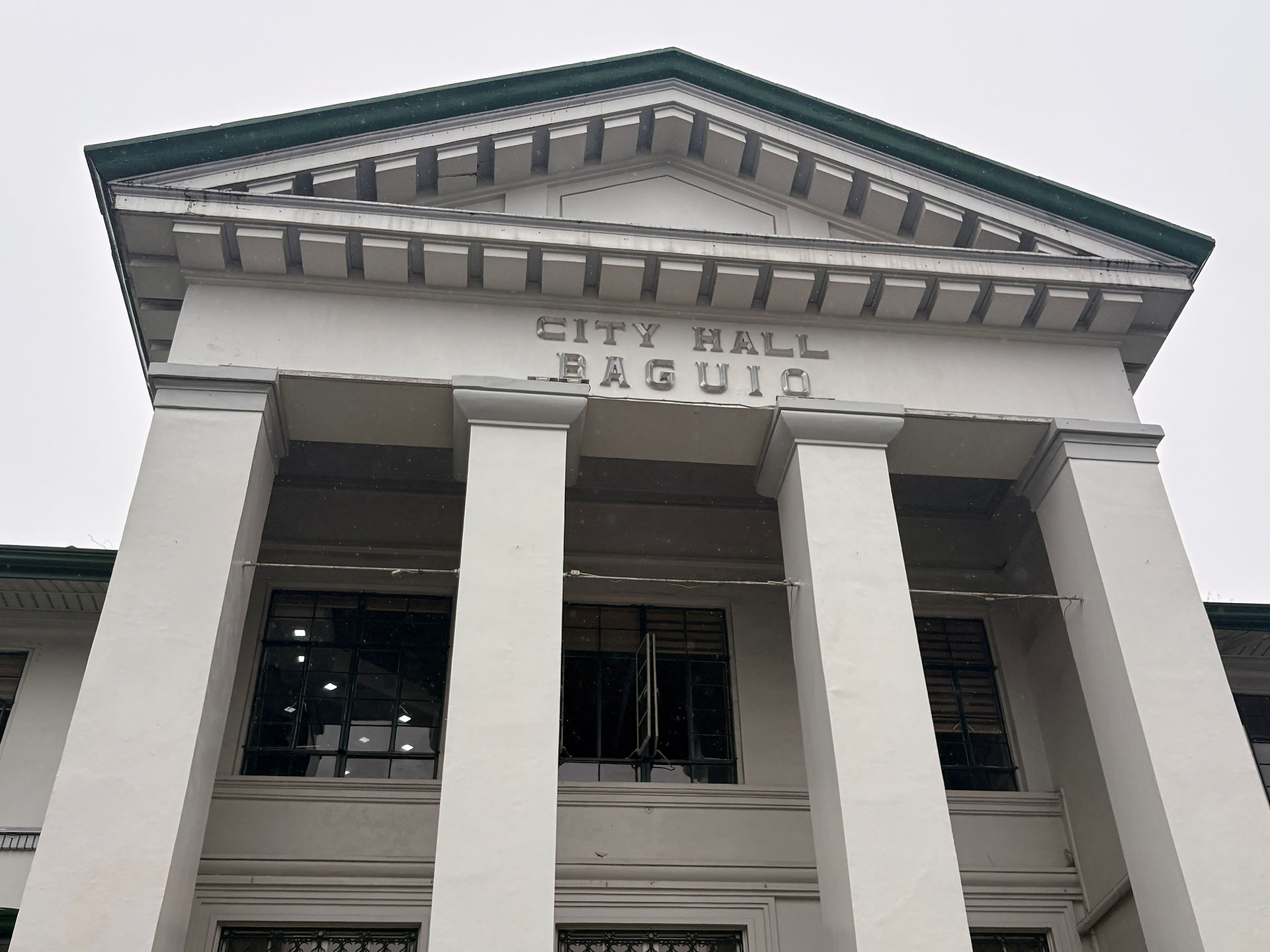 Baguio City Hall, where the team began the day’s ministry.
