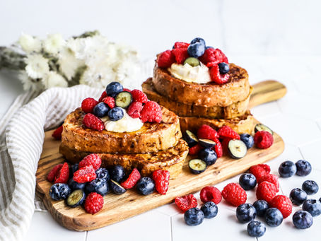 FRENCH TOAST MEÐ FERSKUM BERJUM