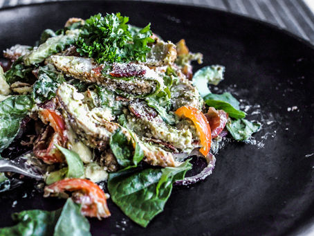 SESARSALAT MEÐ AVÓKADÓSÓSU