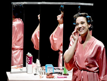 Adriana Birolli trás última temporada do espetáculo ‘Manual Prático da Mulher Desesperada’ para a ca