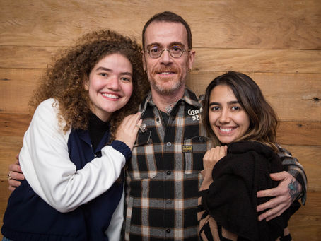 Nando Reis lança versão ao vivo de "O Segundo Sol" e comemora turnê esgotada com Anavitóri