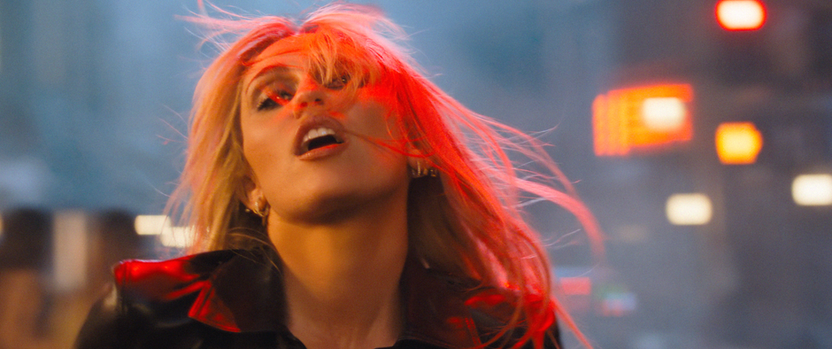 Miley dá início à era "Bass Persuades" com primeiro single do novo álbum