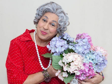 Hoje (26) estreia o espetáculo “A Tia é um Show” com o ator e humorista Guilherme Uzeda