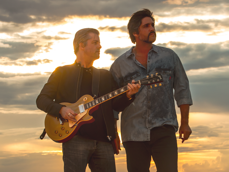 Victor & Leo lançam clipe de “Na Luz Do Som”