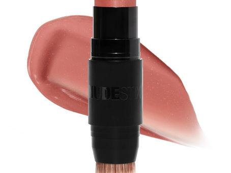 NUDESTIX amplia a linha Nudies no Brasil com Sweet Cheeks, nova tonalidade de seus icônicos sticks multifuncionais