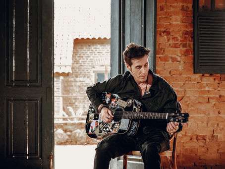 Dinho Ouro Preto lança "Roque em Rôu"