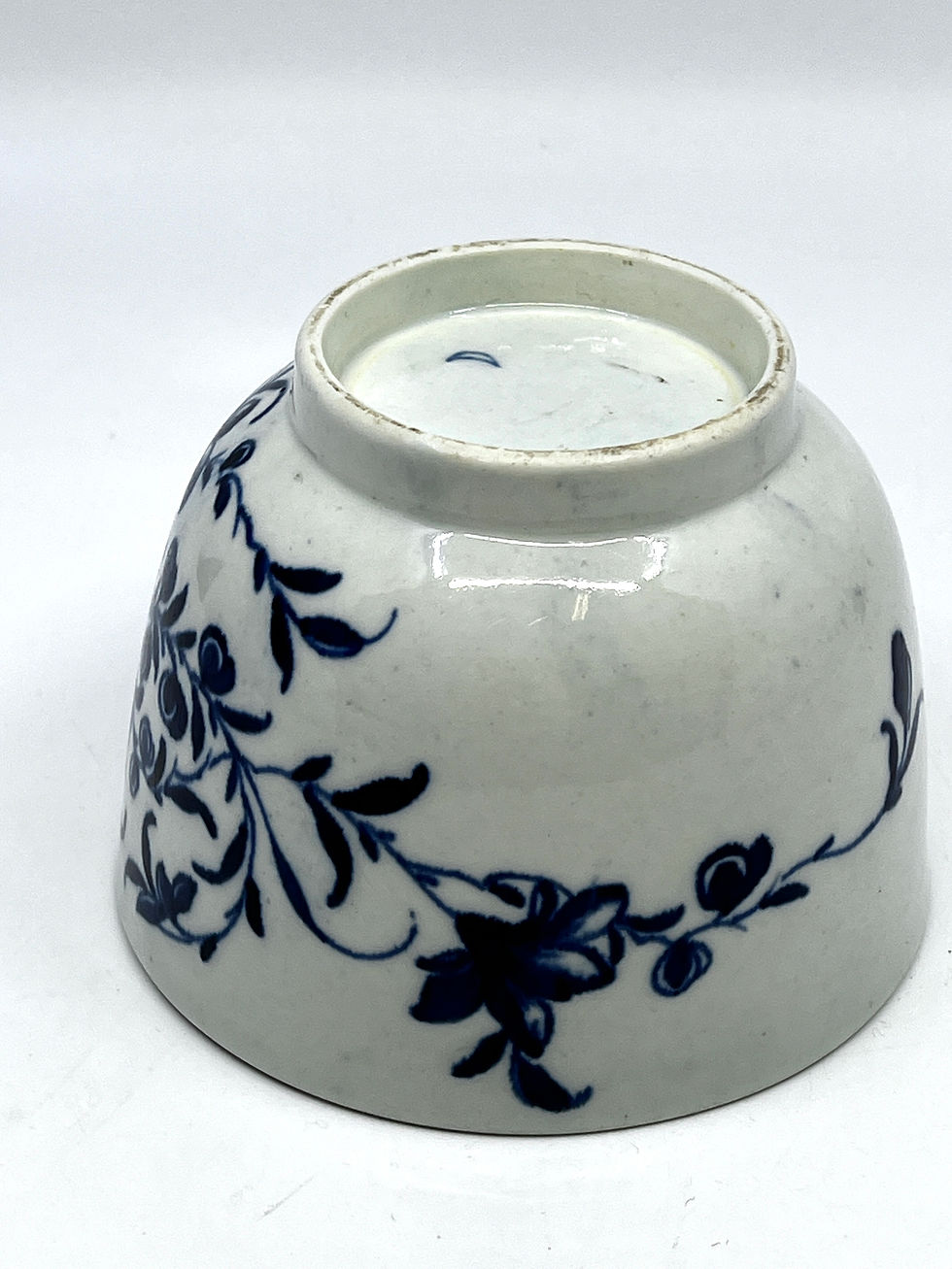 縮圖：18th Century Worcester  Blue and white soft paste porcelain floral pattern bowl.