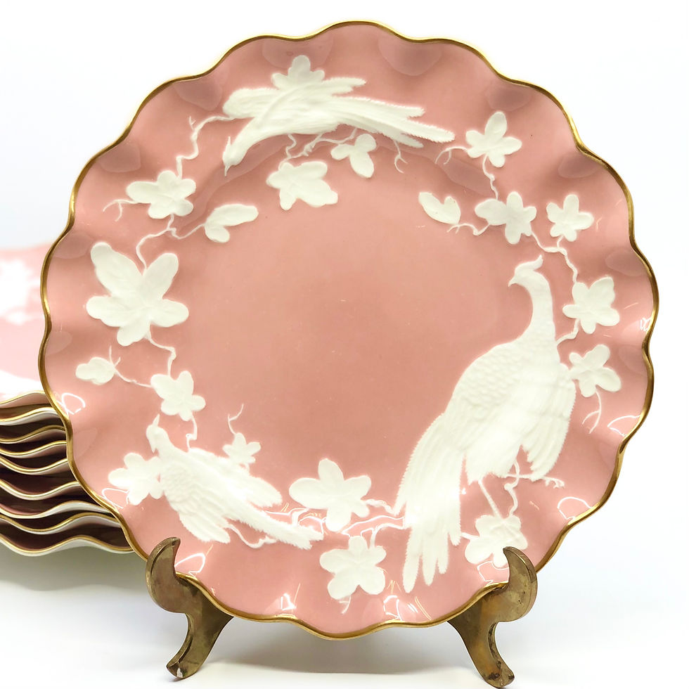 縮圖：Royal Crown Derby China Birds pink ground with raised design