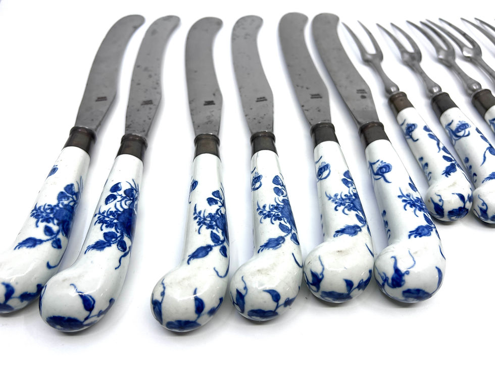 縮圖：A scarce set of 12 -18th Century Worcester blue and white 