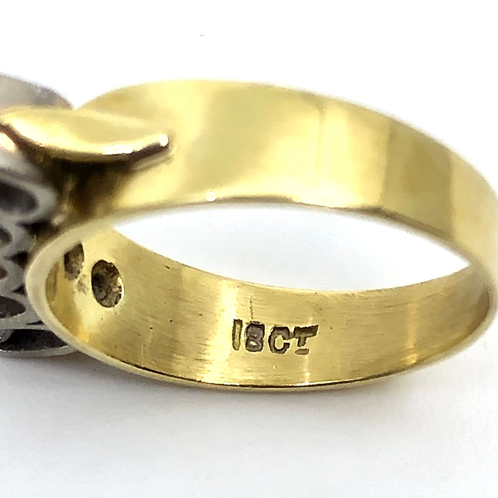 Miniature : Vintage Five stone diamond and 18 Karat ring size 6.5