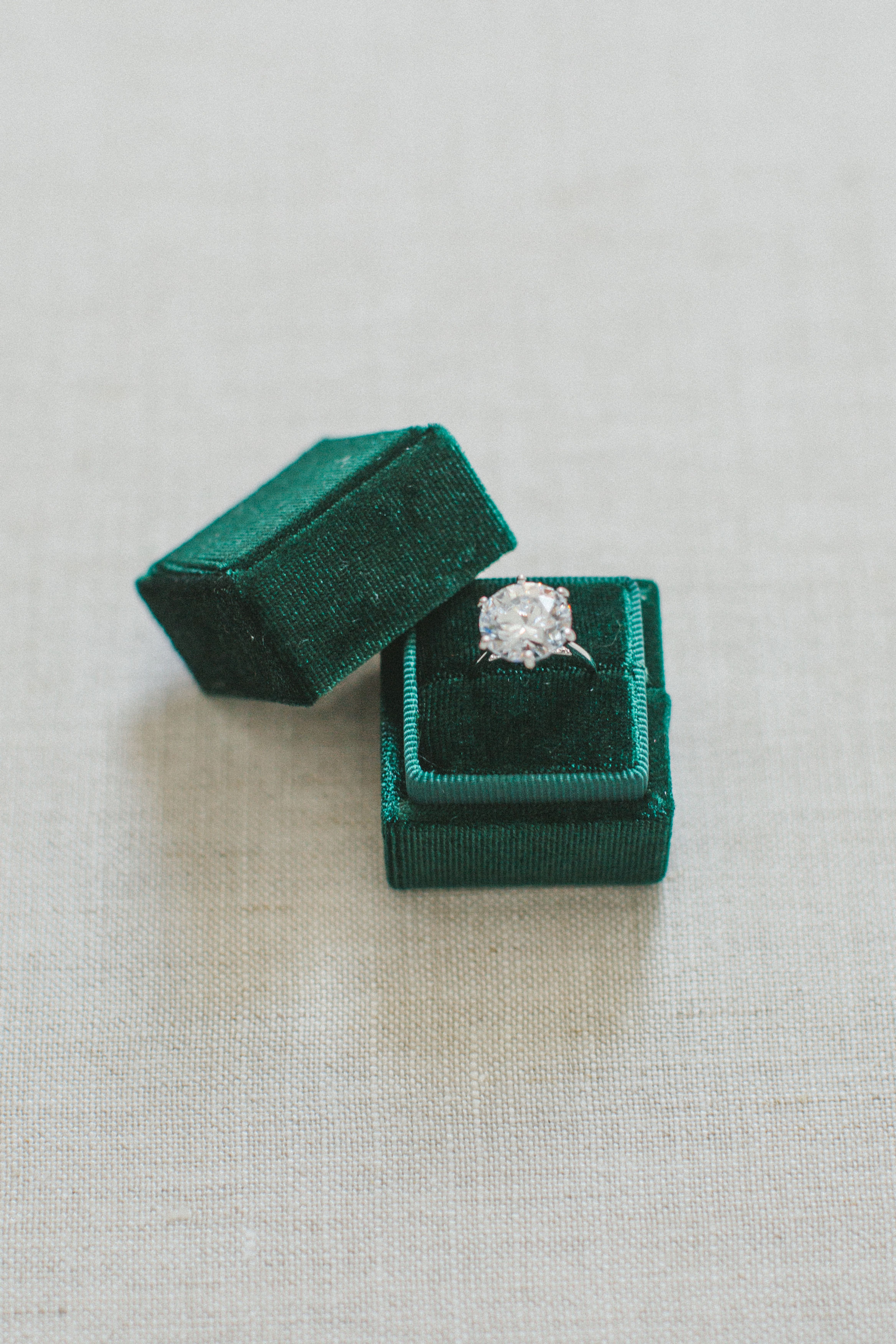 VELVET RING BOX-Vintage Green