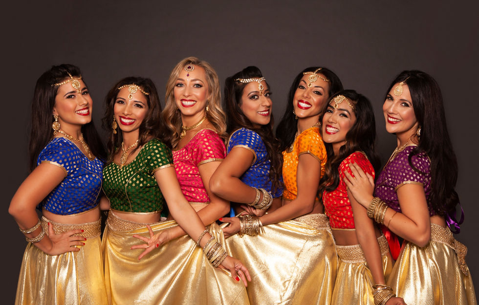 Hire the best bollywood dance troupe in london indian dancers for hire