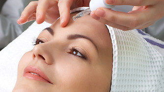best Pedicure and manicure services, Facial at sowbhagya beauty clinic, best bridal facials, best parlour for gold facial, professional beauty parlour in lucknow, best bridal makeup in lucknow, best makeup artist in lucknow, best bridal and prebridal beauty services in lucknow.