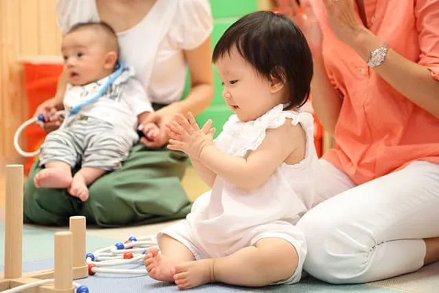 サンセイ鹿児島FC事業のbabyパークで楽しそうに学ぶ子供たち