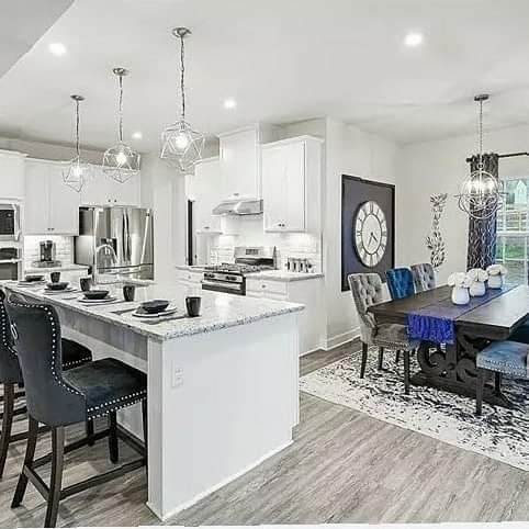 Decorating / interior design