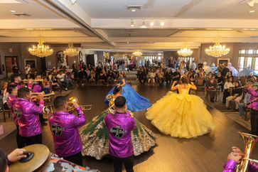 Cliffbreakers with live band and girls dancing in gowns on dancefloor for Quinceañera showcase