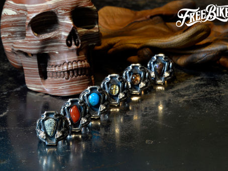 為925銀戒注入頂級寶石的價值
The Reborn Ring with Stones