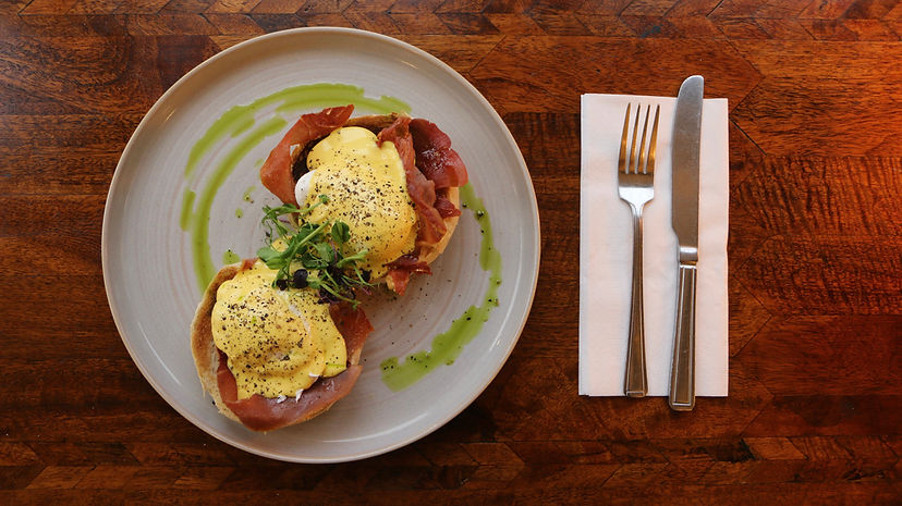 Eggs Benedict 01 (3).jpeg