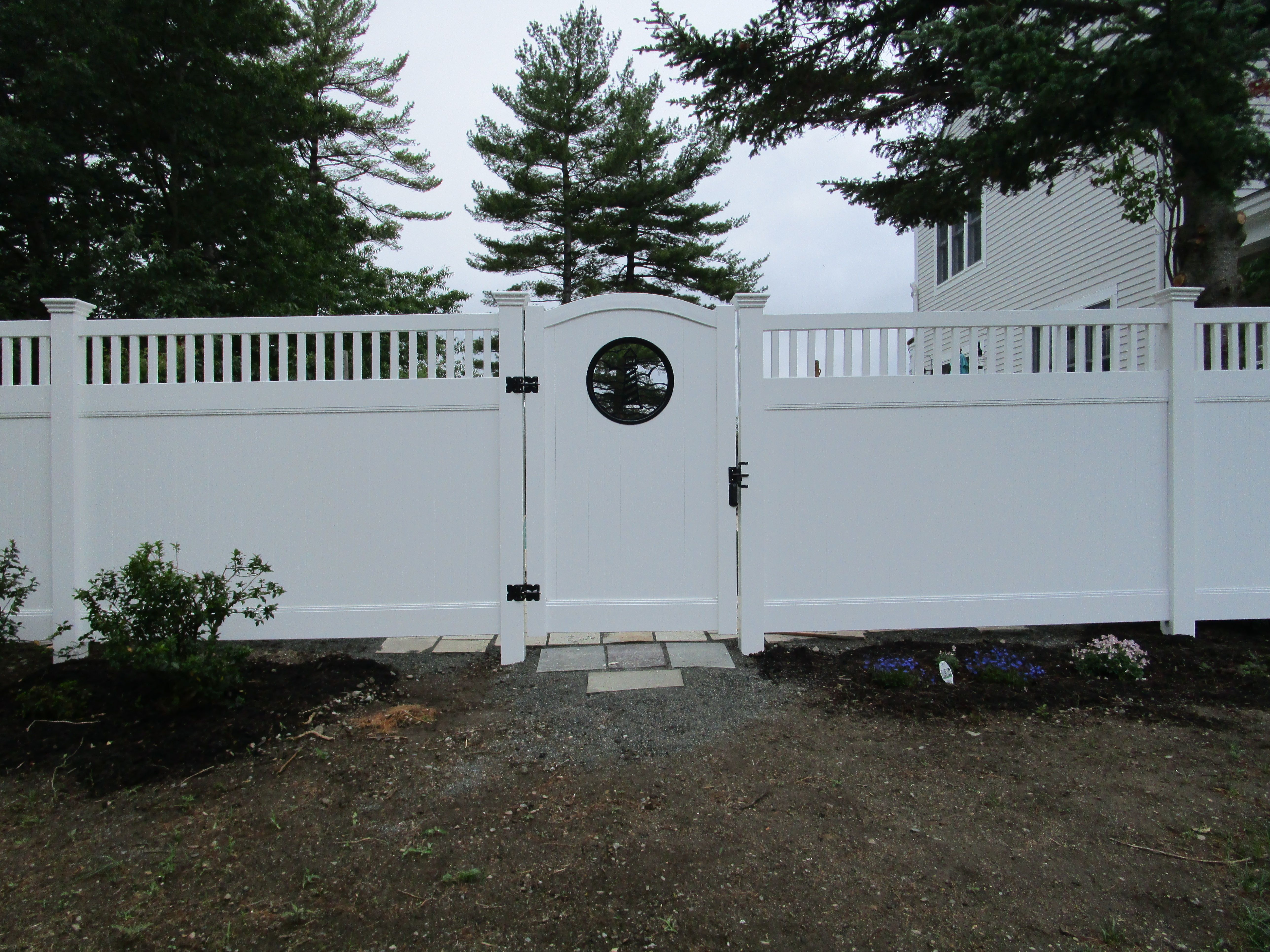 Estate II with Baluster Top