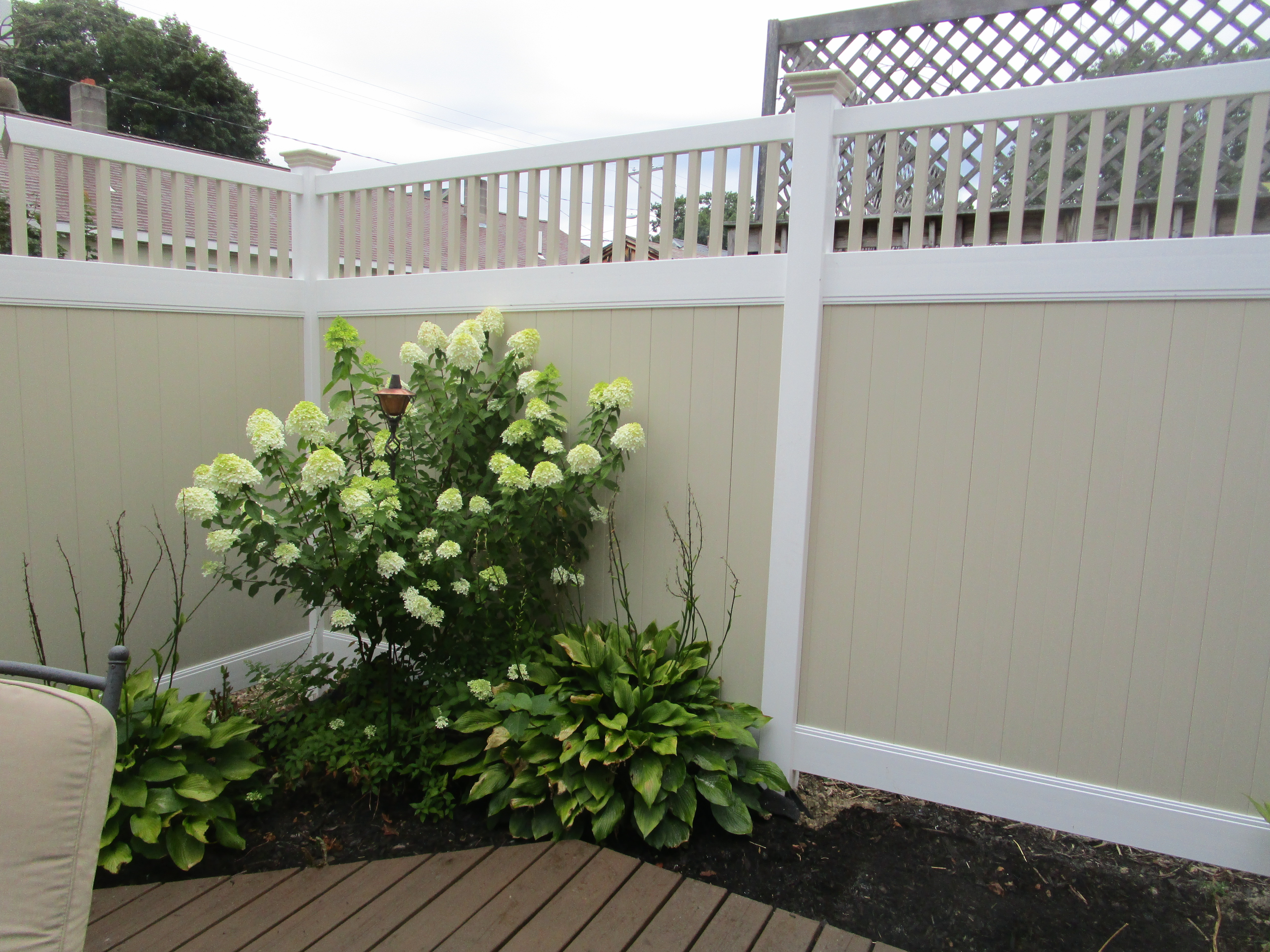 Estate II with Baluster Top