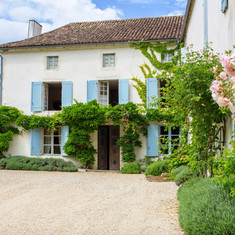 1Bardouly-Chateau-side-view-w-flowers-32