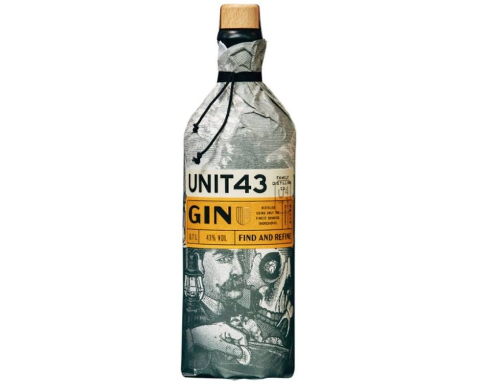 Szürke üvegen Unit 43 Gin felirat fehér-sárga alapon