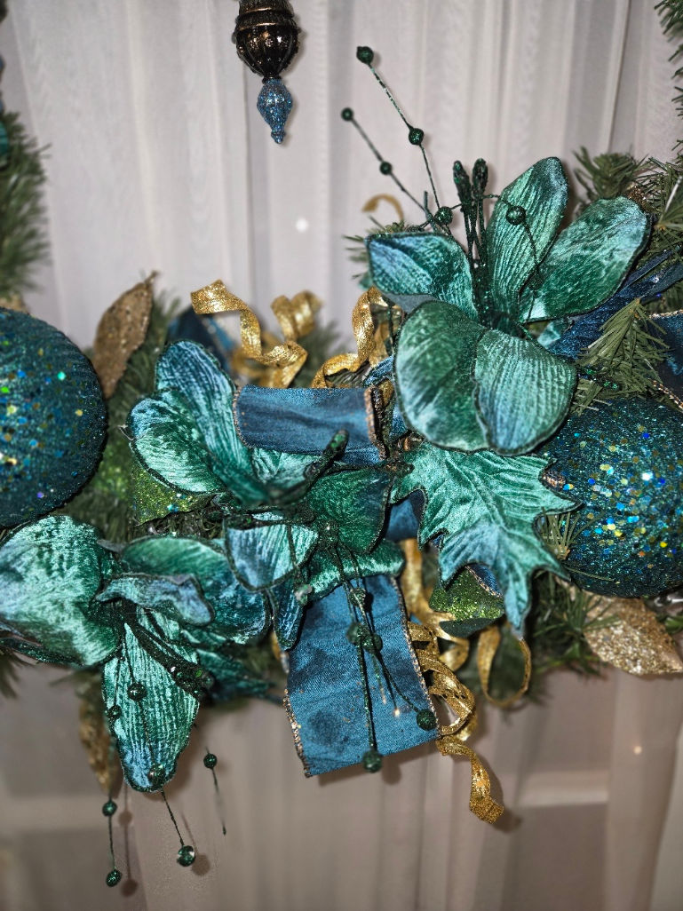 Thumbnail: Peacock Wreath