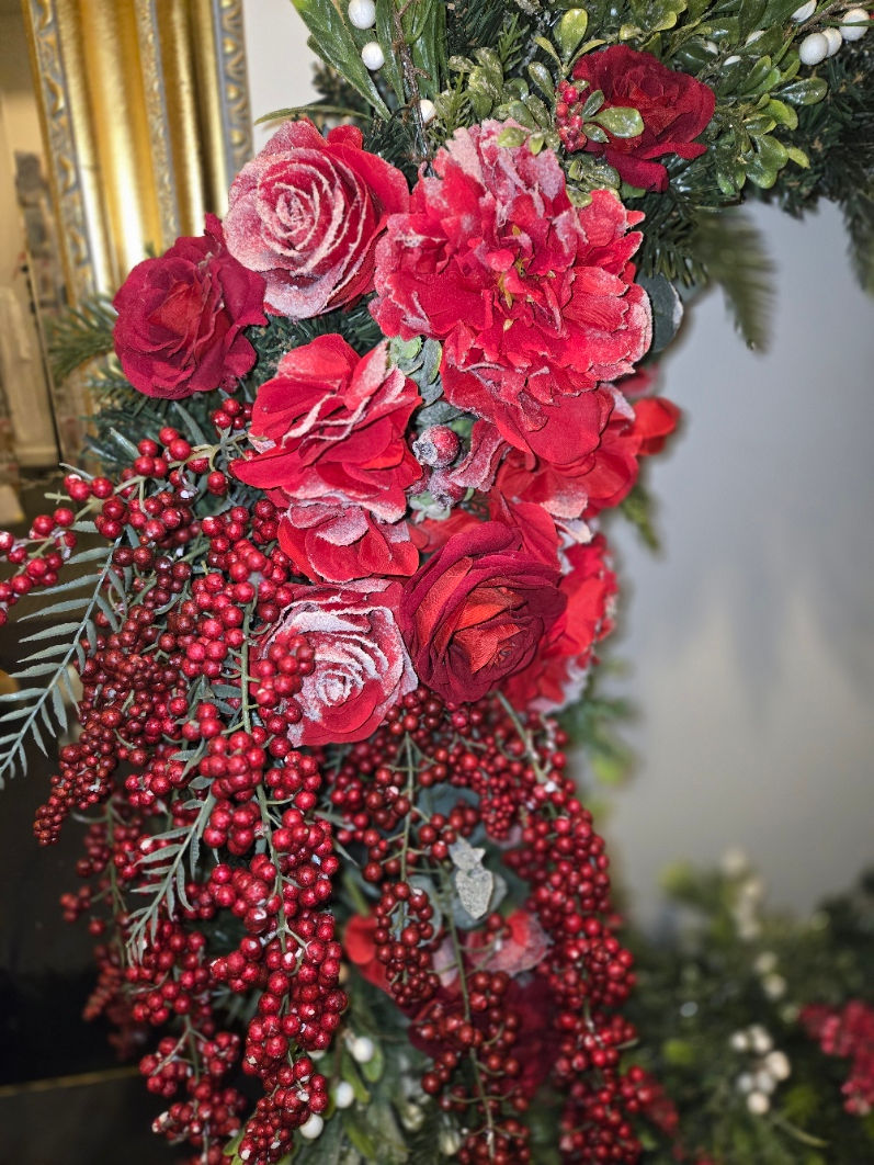 Thumbnail: Snow Flowers Wreath